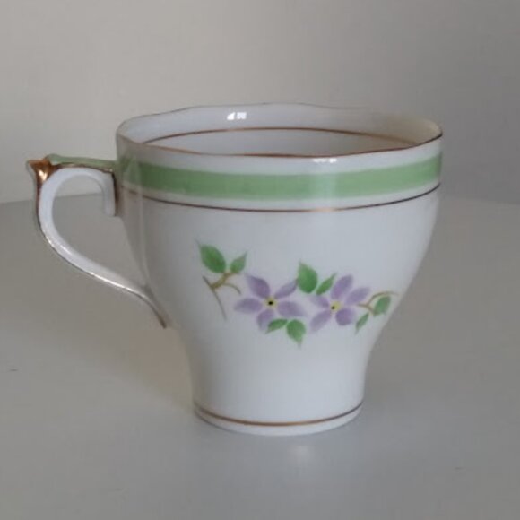Roslyn Teacup Tea Cup & Saucer Blue Flowers BLuebells - Picture 3 of 11